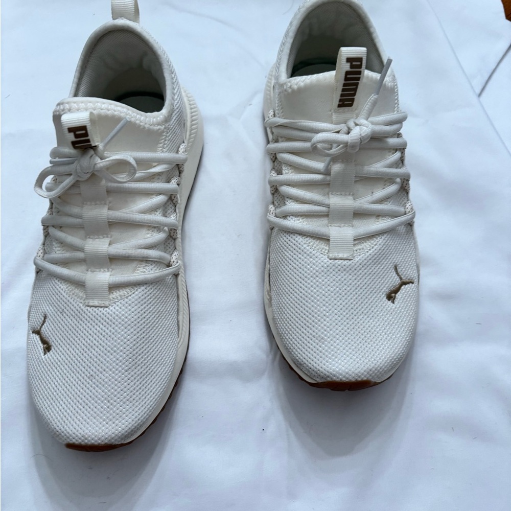 Puma White Sneakers Streamlined Knit Design